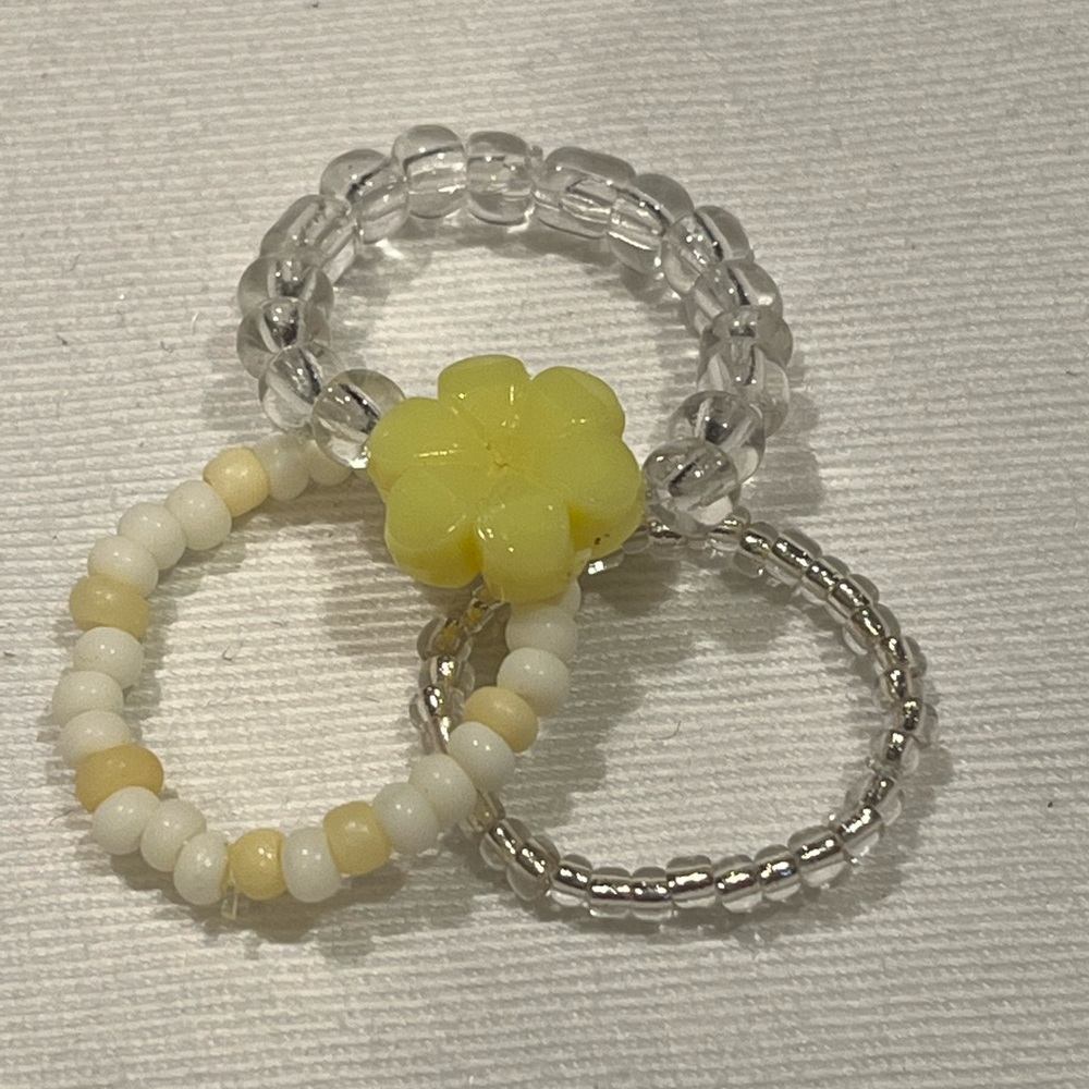 Handmade Yellow Flower Beaded Ring Set - Picture 3 of 3